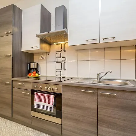 Juna Apartman *