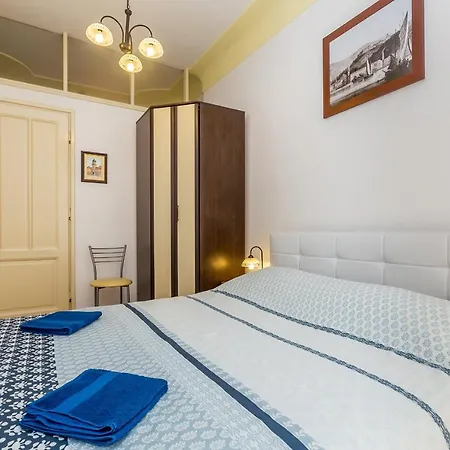 Juna Apartman