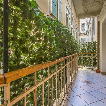 Juna Apartman